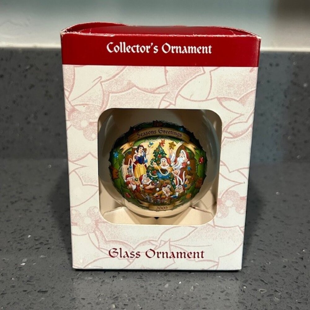 Walt Disney's Chrismas Collection Ornament 2005 Snow White And The 7 Dwarfs